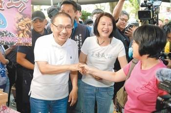股票配资知识网首选 蓝白联手反罢免！蒋万安侯友宜扫街 黄国昌下令党公职全力投入